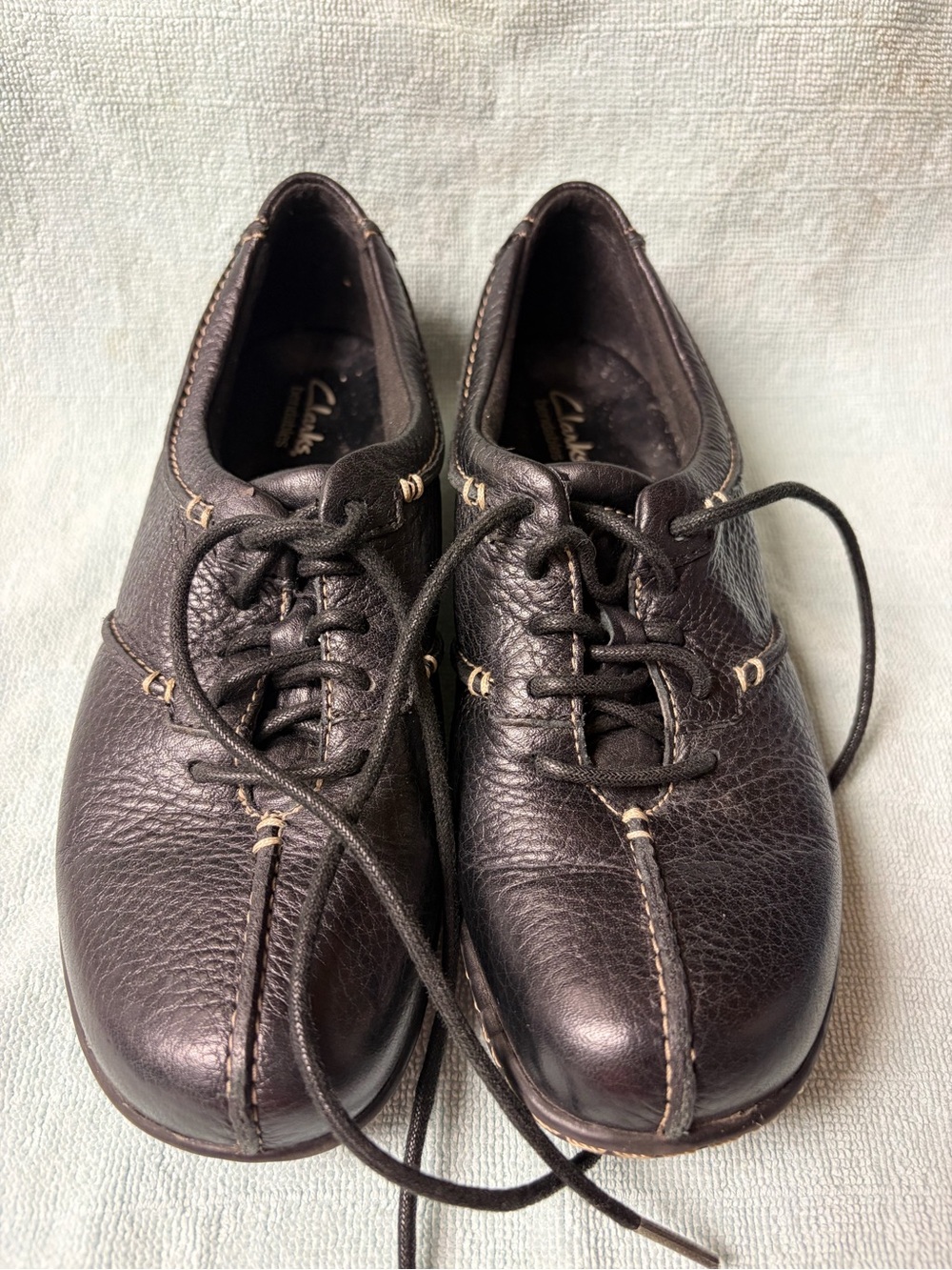 Clarks Women’s Black Pebbled Leather Lace-Up Flats